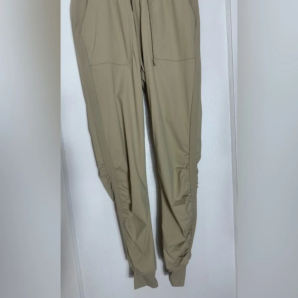 Lululemon Beyond the Studio 7/8 Jogger - Size 4